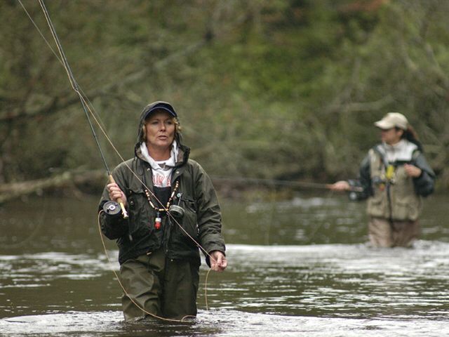 Woman fishing-guide-fly-fishing